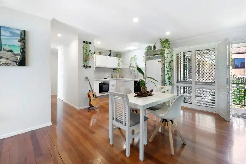 Main view of Homely unit listing, 5/42 Sunrise Boulevard, Surfers Paradise QLD 4217