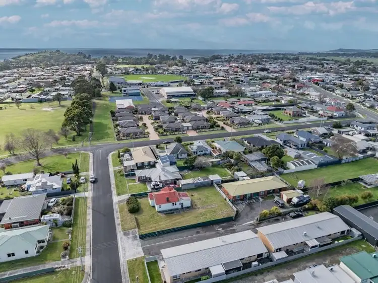 16 West Jenner Street, Wynyard TAS 7325