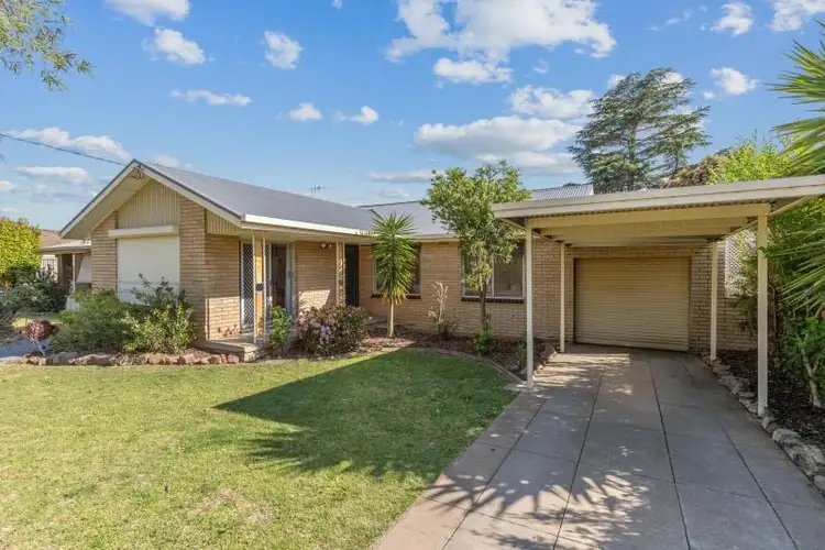 90 Raye Street, Tolland NSW 2650