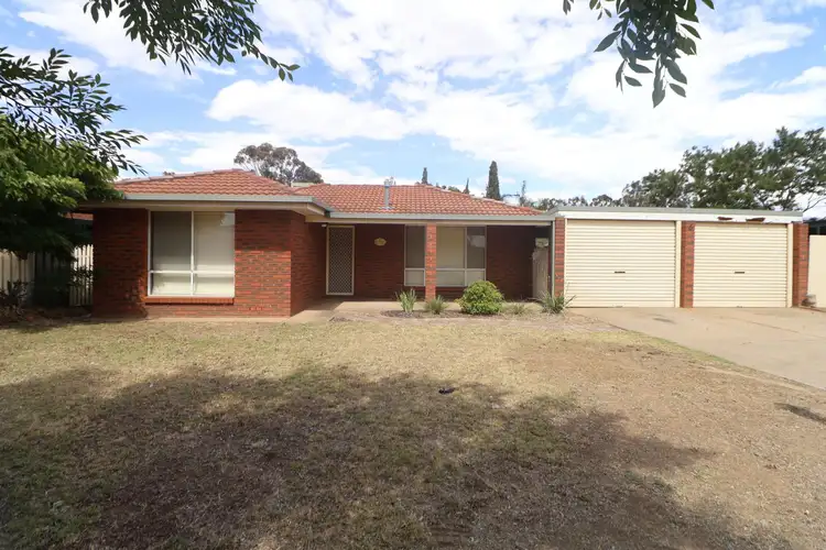 6 Karoom Drive, Glenfield Park NSW 2650