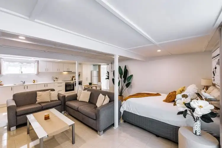 9 Merinda Court, Southport QLD 4215