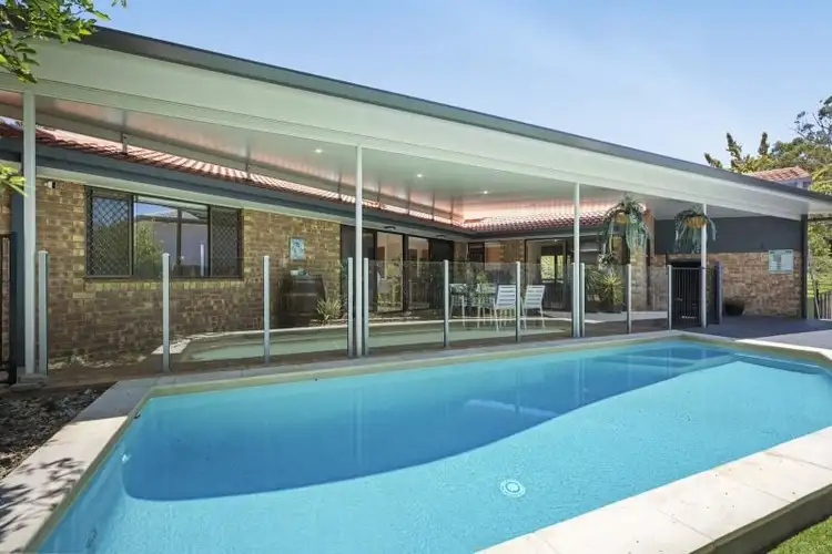 17 Chartwell Drive, Benowa QLD 4217