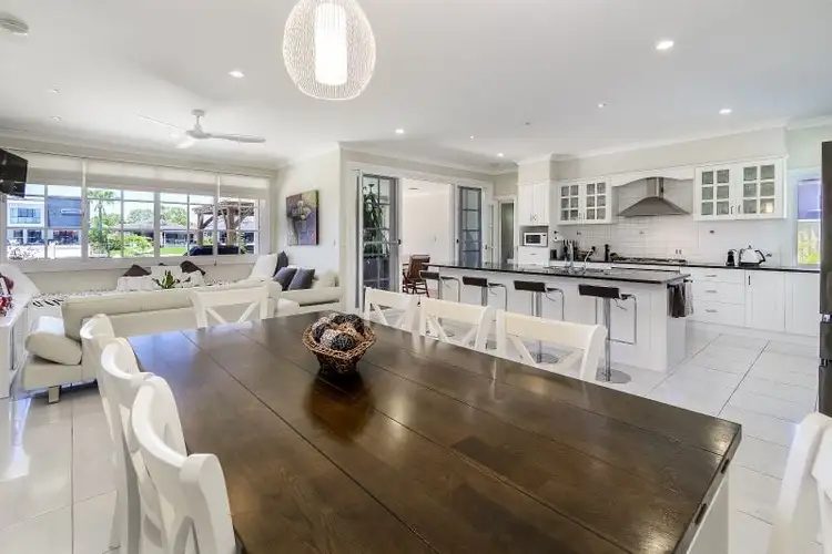 27 The Promontory, Banksia Beach QLD 4507