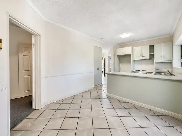 Sixth view of Homely apartment listing, 8/221 Lake Street, Cairns North QLD 4870