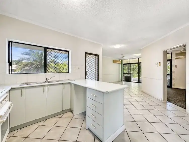 Seventh view of Homely apartment listing, 8/221 Lake Street, Cairns North QLD 4870