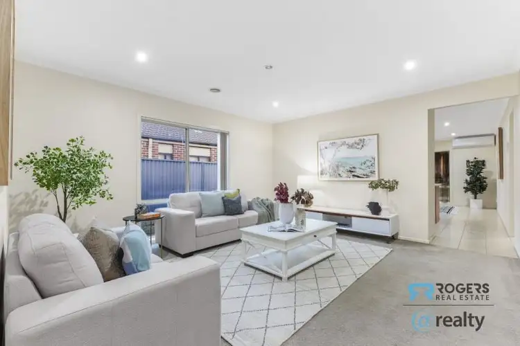 24 Kingsdale Crescent, Pakenham VIC 3810