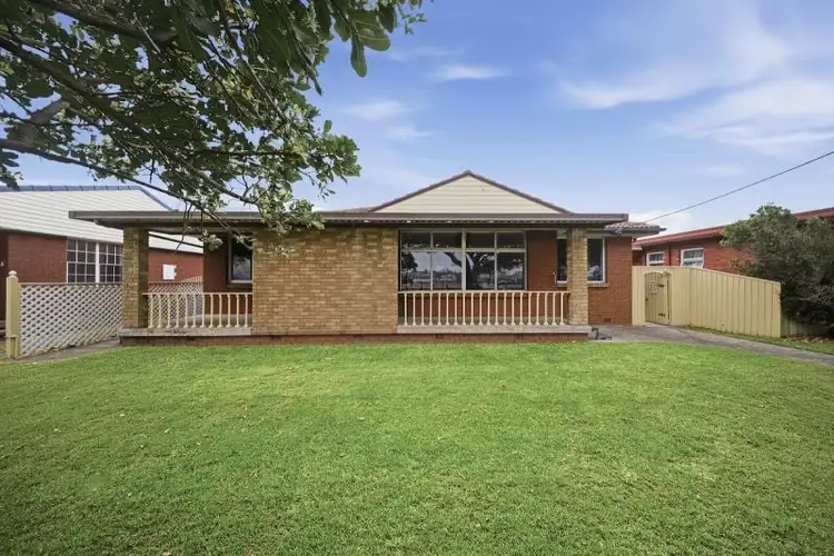 16 Wharf Crescent, Stockton NSW 2295