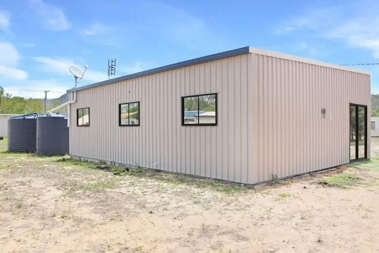 10 Lyons Crescent, Nome QLD 4816