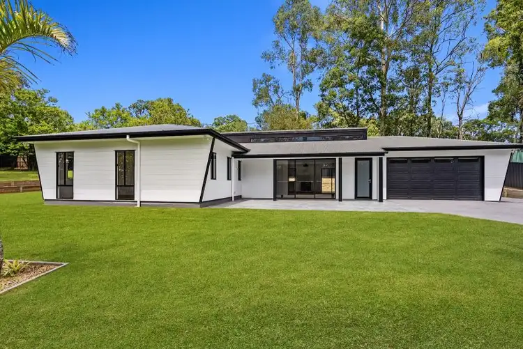 8 Crane Crescent