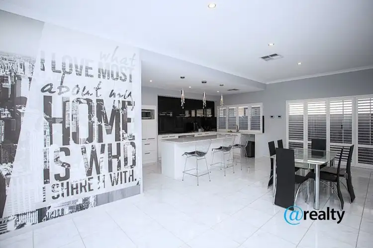 4 Rufous Court