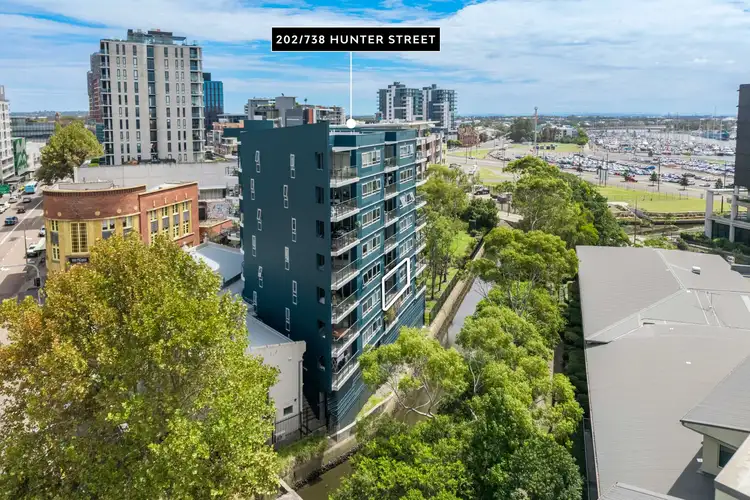 202/738 Hunter Street