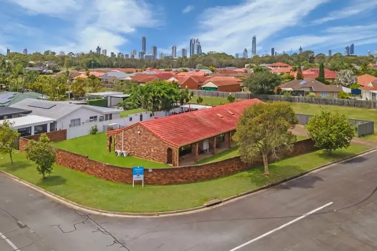 30 Collins Crescent
