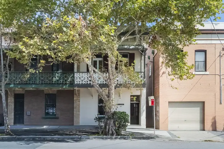 107 Laman Street