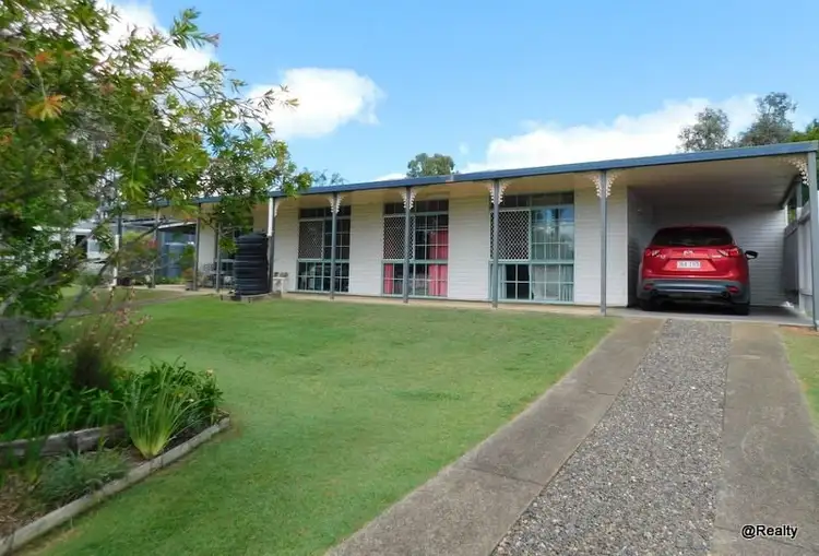 30 Deakin Crescent
