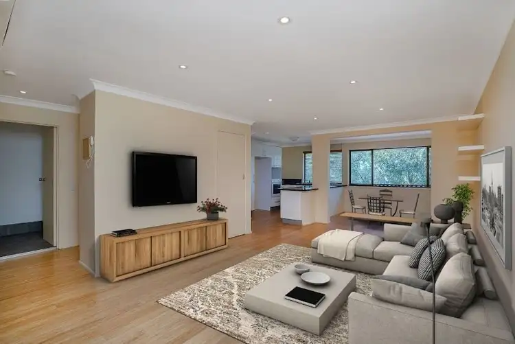 2/11 Balfour Crescent