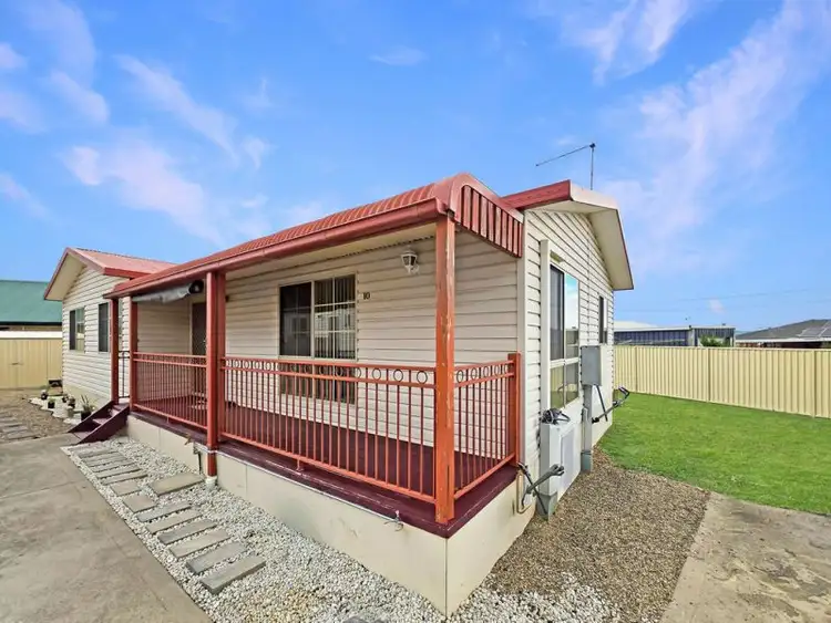 10 Willott Close
