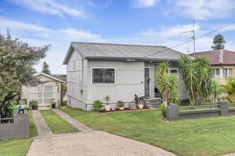 41 Woolana Avenue