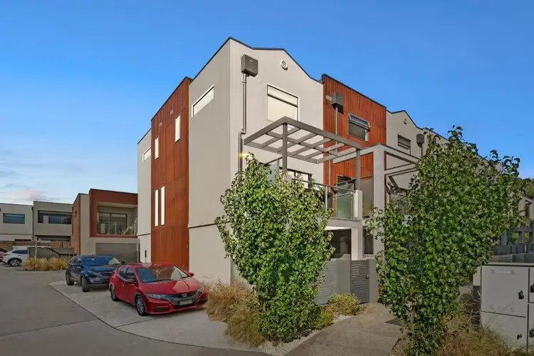 1 Tiller Walk
