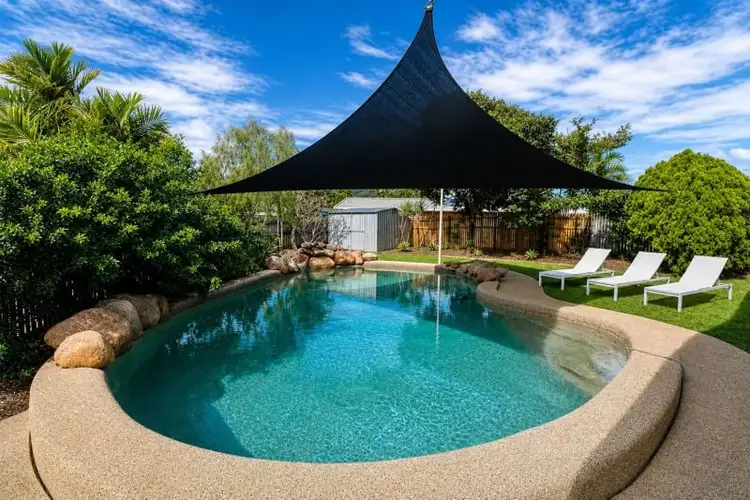 10 Wave Hill Drive
