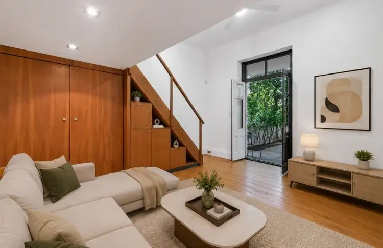 2/113 Victoria Street