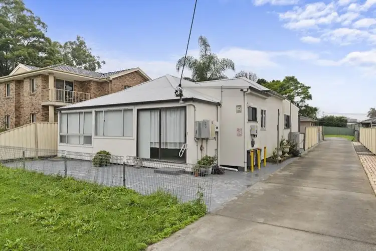 3 Howarth Street