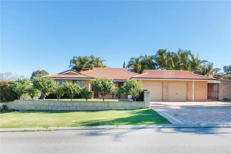 30 Peregrine Drive, Kingsley WA 6026