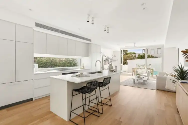 253A Doncaster Avenue