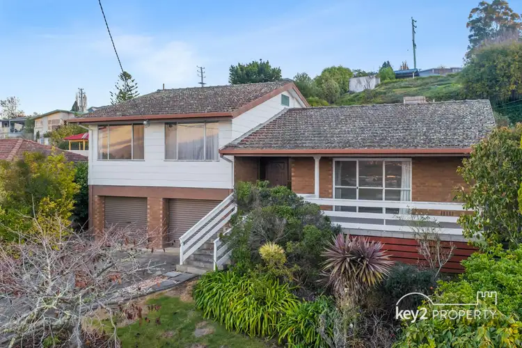 25 Whitford Grove