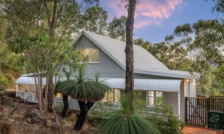 7 Mackie Road
