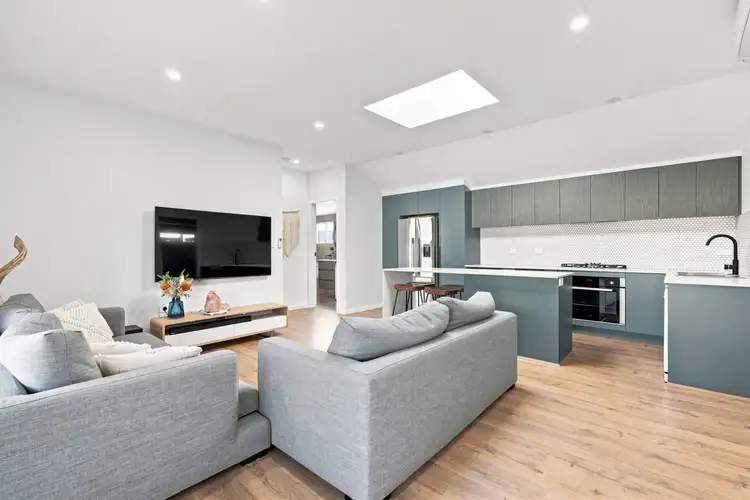 8A Hargraves St