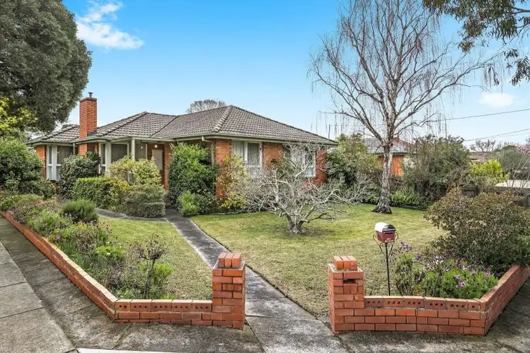 1 Joan Crescent