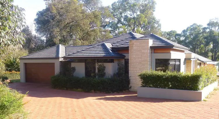 20 Woodview Retreat, Lesmurdie WA 6076