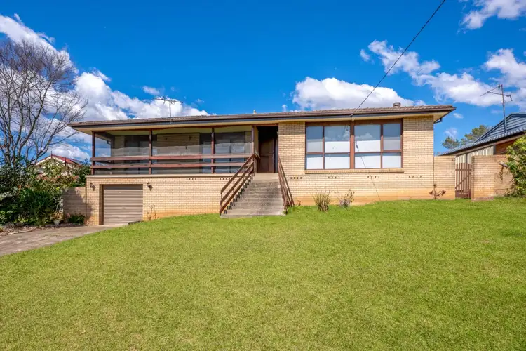 6 Struan St