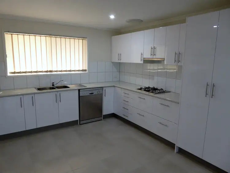 75 Hammond Street, Urangan QLD 4655