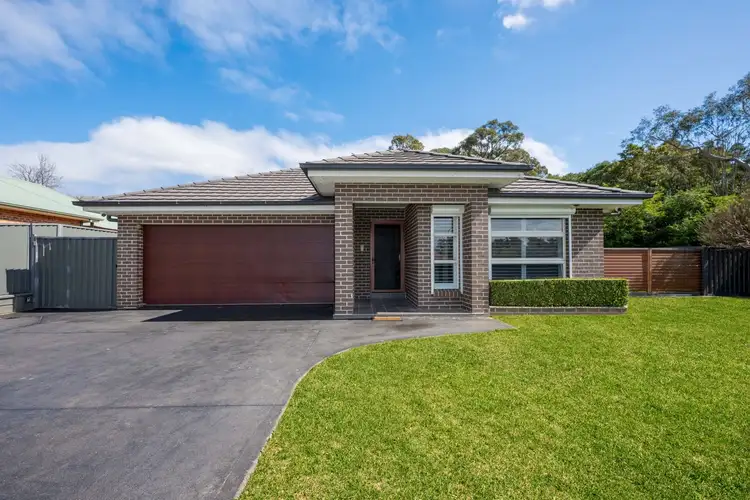 2 Antill St