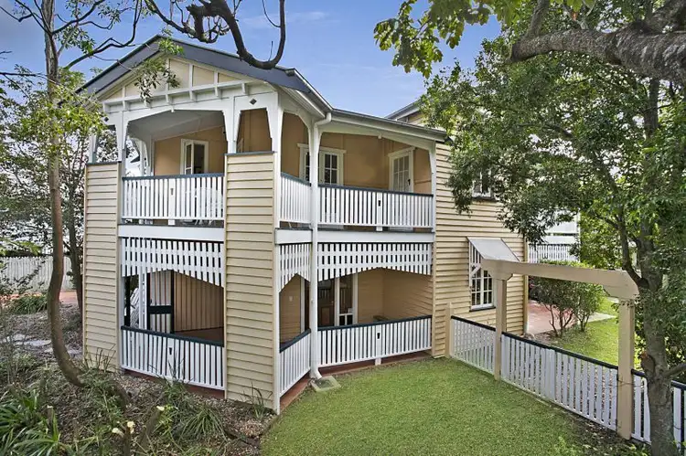 7 Frances Avenue, Wooloowin QLD 4030