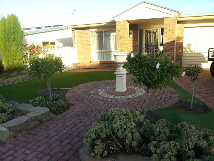 5 Edzell Court, Victor Harbor SA 5211