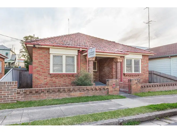 14 Bridge Street, Hamilton NSW 2303