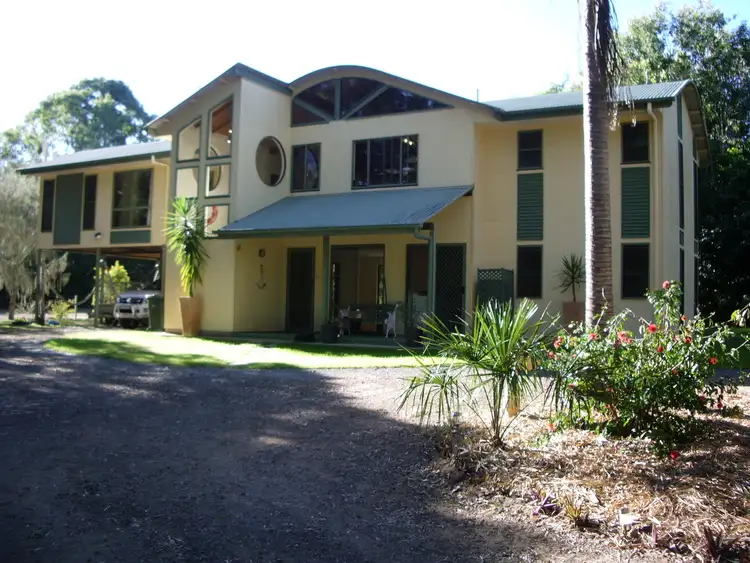 24 Kingfisher Cres, Moore Park Beach QLD 4670