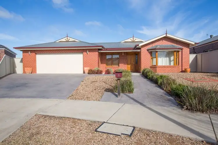 8 Oliver Court, Horsham VIC 3400
