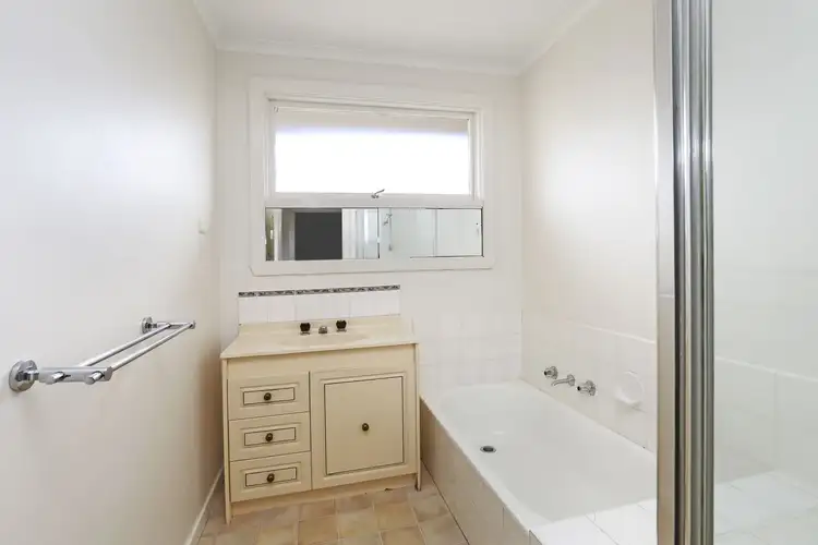 Fifth view of Homely house listing, 1 Pilbara Court, Belmont VIC 3216