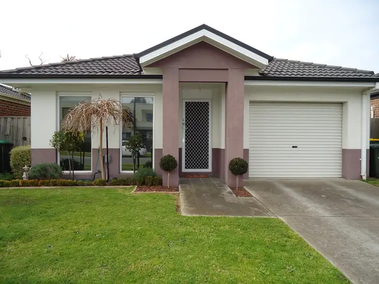 28 Lats Avenue, Carrum Downs VIC 3201