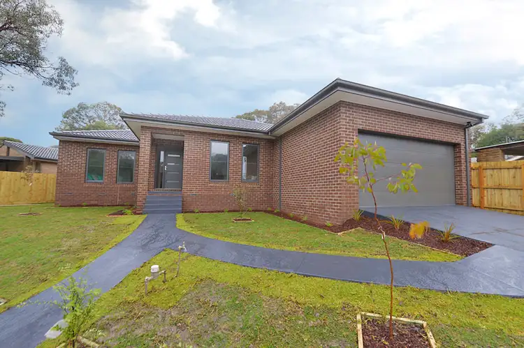 12 Mcdermott Avenue, Mooroolbark VIC 3138