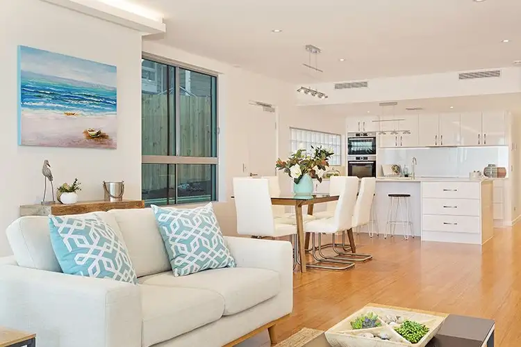 1/110 Akonna St, Wynnum QLD 4178