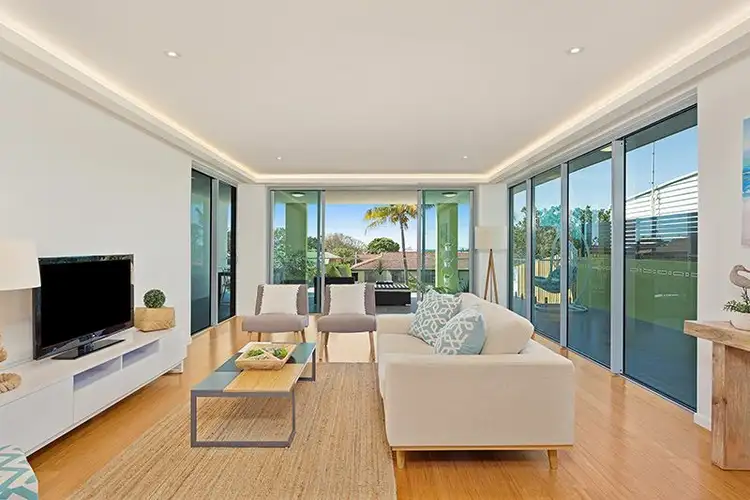 Fifth view of Homely apartment listing, 1/110 Akonna St, Wynnum QLD 4178