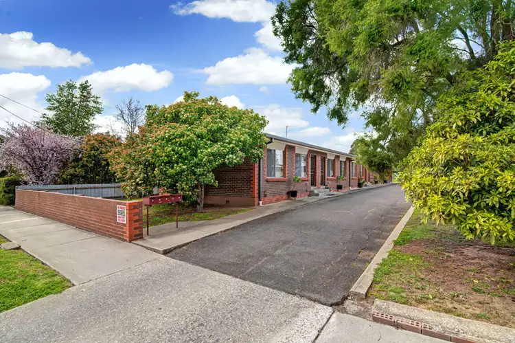 12 OAK STREET, Seymour VIC 3660