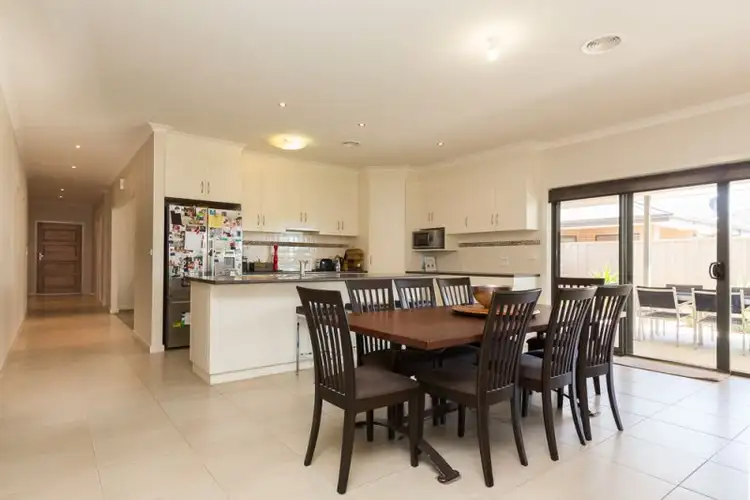 Fifth view of Homely house listing, 17 Matthews Court, Horsham VIC 3400
