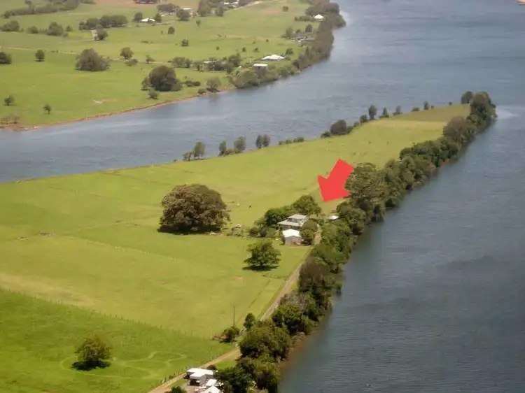 2 Newtons Road, Dumaresq Island NSW 2430