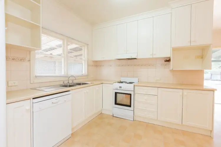 22 Tena Avenue, Horsham VIC 3400