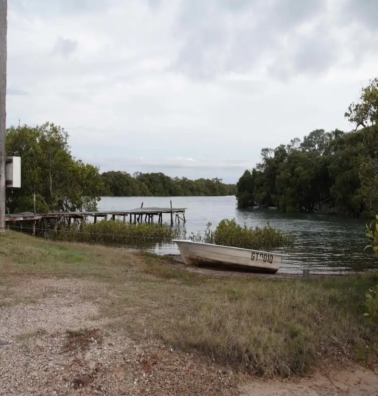 871 Esplanade, Lota QLD 4179